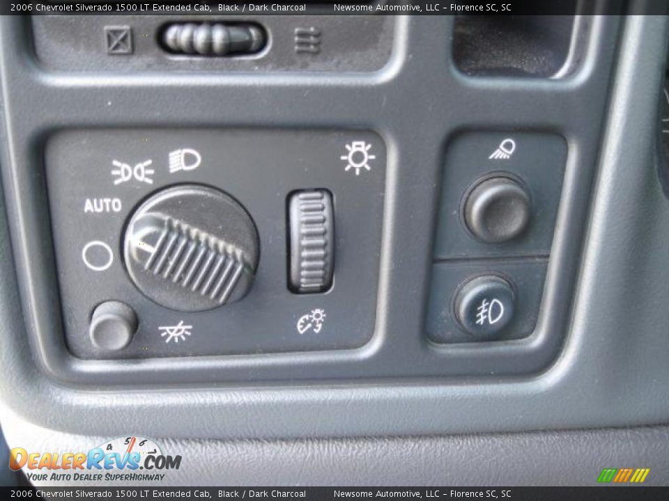 2006 Chevrolet Silverado 1500 LT Extended Cab Black / Dark Charcoal Photo #15