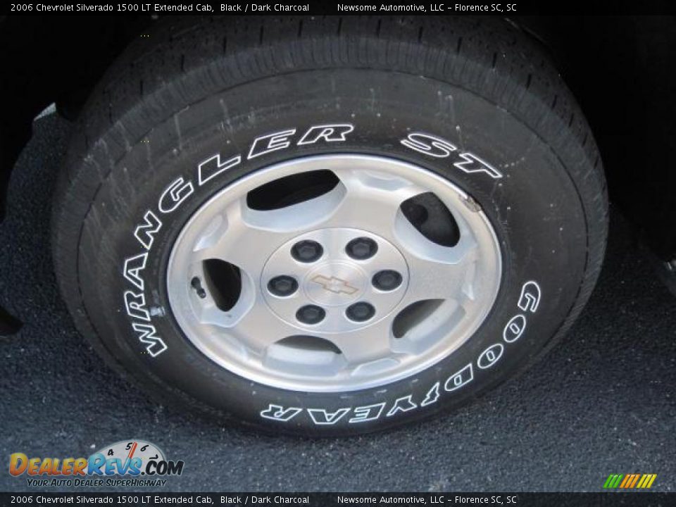 2006 Chevrolet Silverado 1500 LT Extended Cab Black / Dark Charcoal Photo #22
