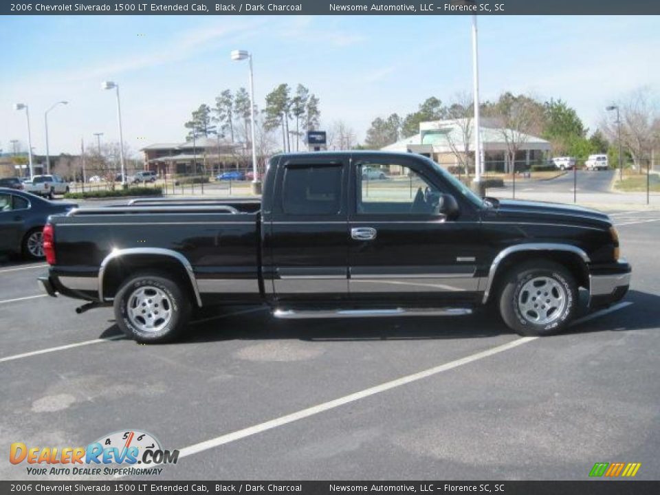 2006 Chevrolet Silverado 1500 LT Extended Cab Black / Dark Charcoal Photo #25