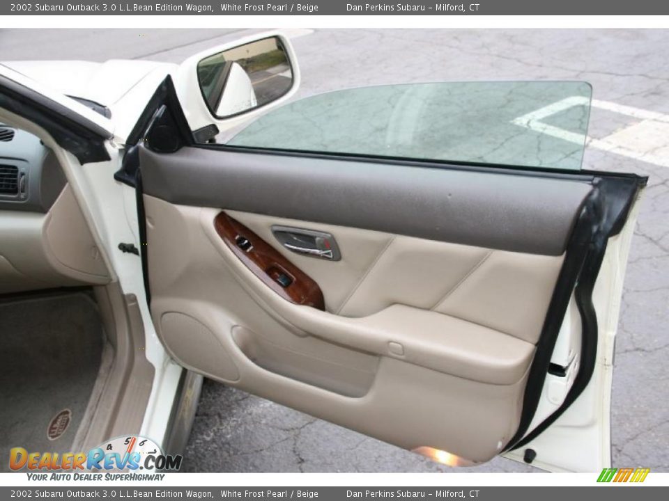 2002 Subaru Outback 3.0 L.L.Bean Edition Wagon White Frost Pearl / Beige Photo #16