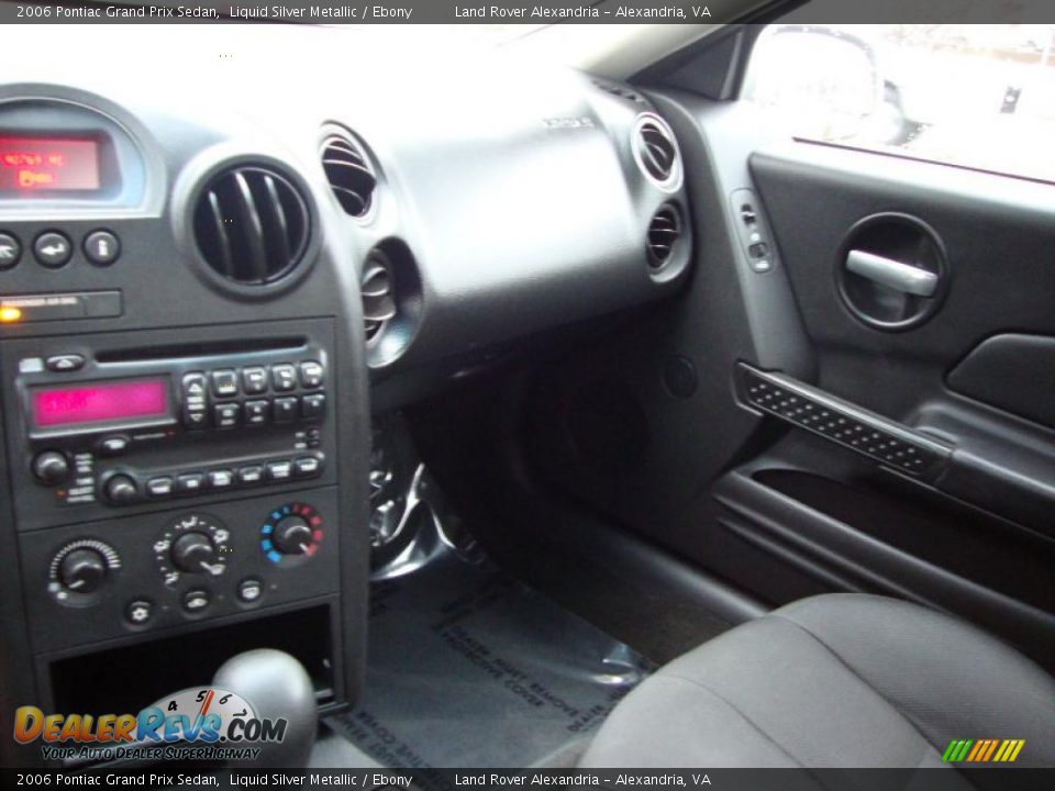 2006 Pontiac Grand Prix Sedan Liquid Silver Metallic / Ebony Photo #8