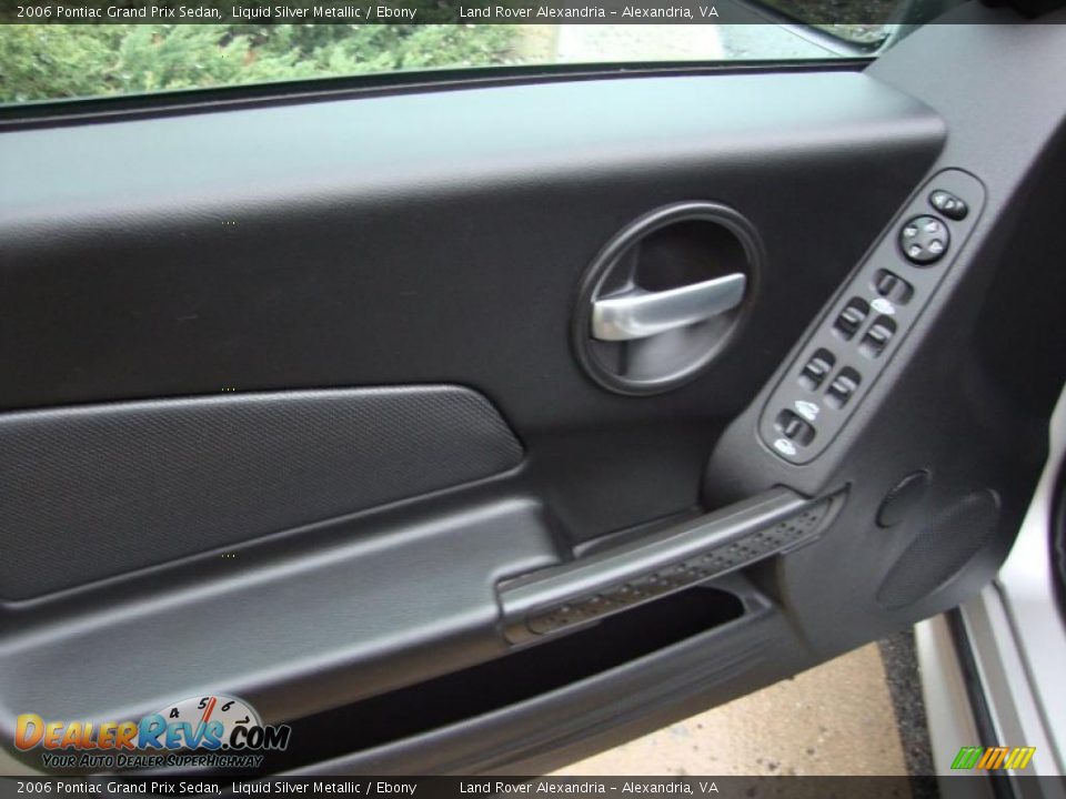 2006 Pontiac Grand Prix Sedan Liquid Silver Metallic / Ebony Photo #9
