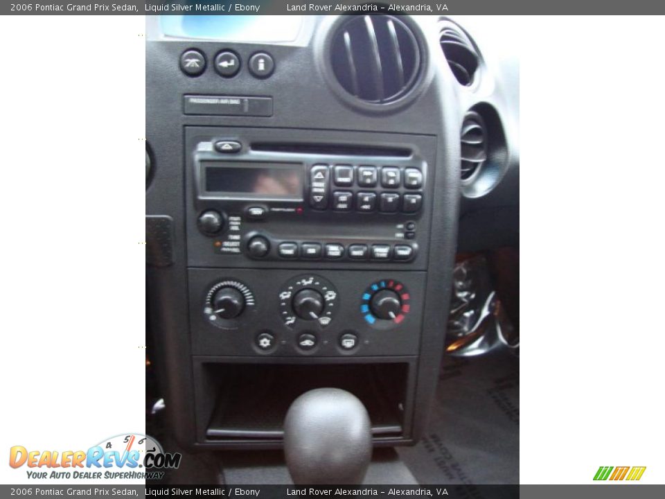 2006 Pontiac Grand Prix Sedan Liquid Silver Metallic / Ebony Photo #14