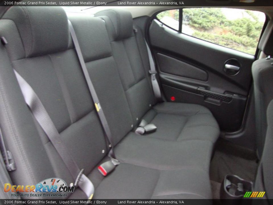 2006 Pontiac Grand Prix Sedan Liquid Silver Metallic / Ebony Photo #16