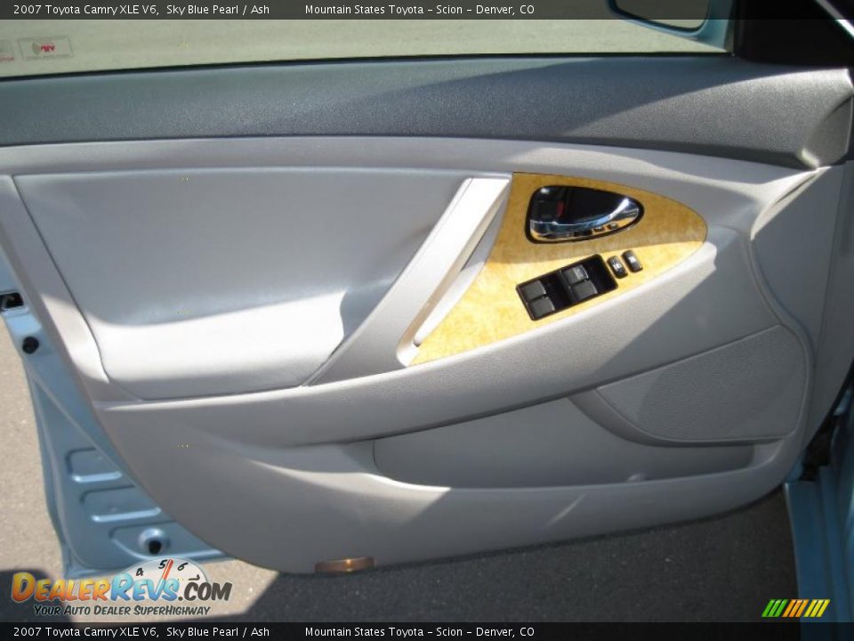 2007 Toyota Camry XLE V6 Sky Blue Pearl / Ash Photo #7