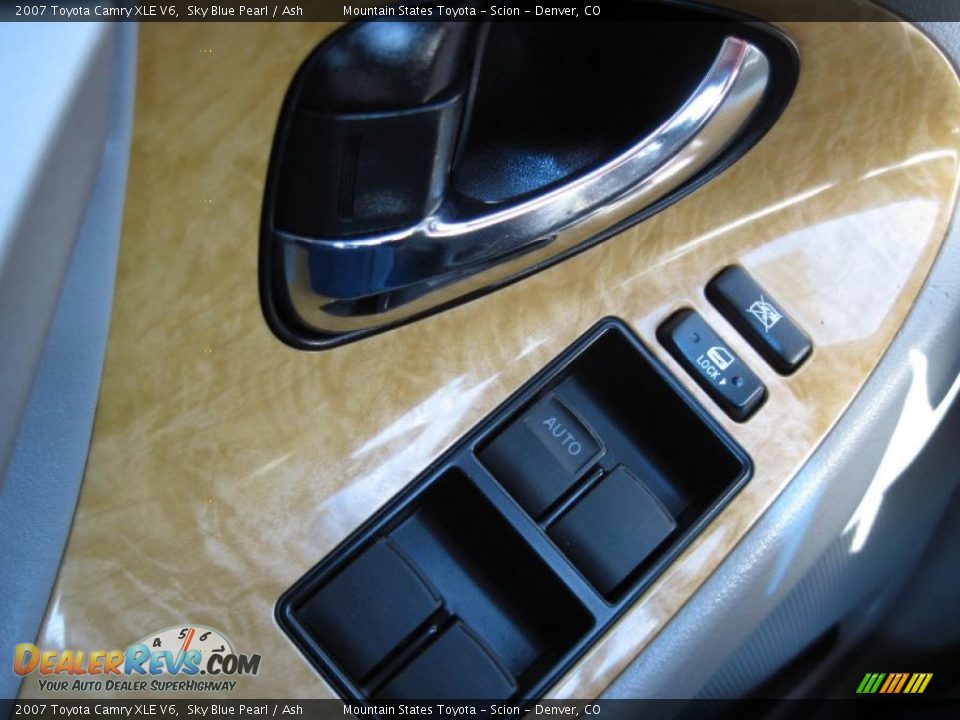 2007 Toyota Camry XLE V6 Sky Blue Pearl / Ash Photo #24