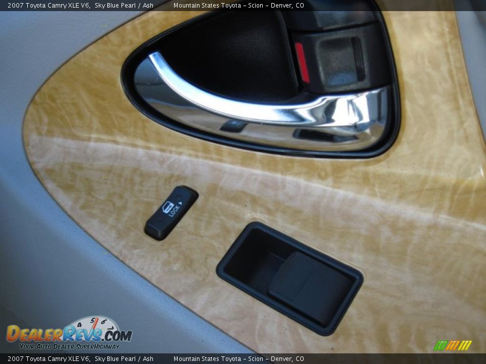 2007 Toyota Camry XLE V6 Sky Blue Pearl / Ash Photo #25