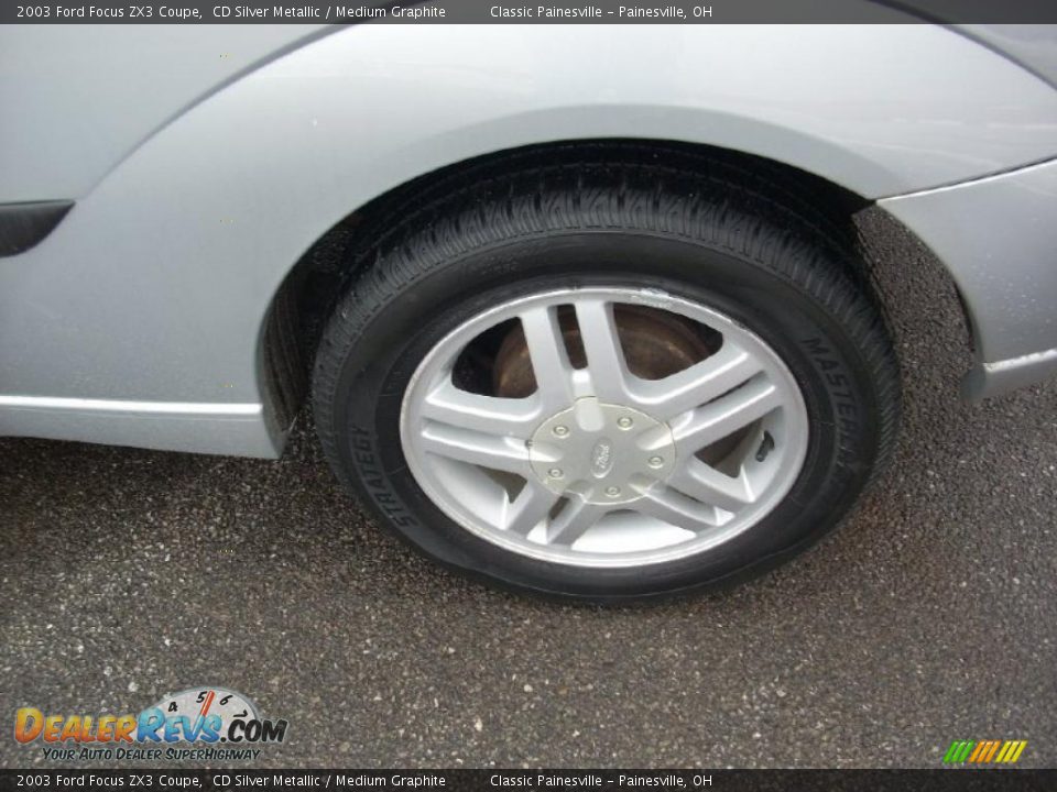 2003 Ford Focus ZX3 Coupe CD Silver Metallic / Medium Graphite Photo #6