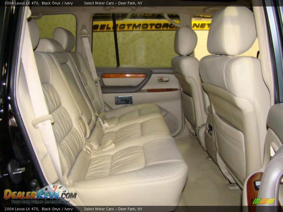 2004 Lexus LX 470 Black Onyx / Ivory Photo #14