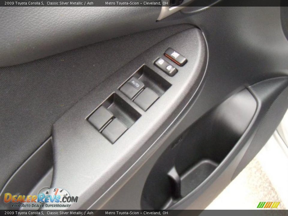 2009 Toyota Corolla S Classic Silver Metallic / Ash Photo #17