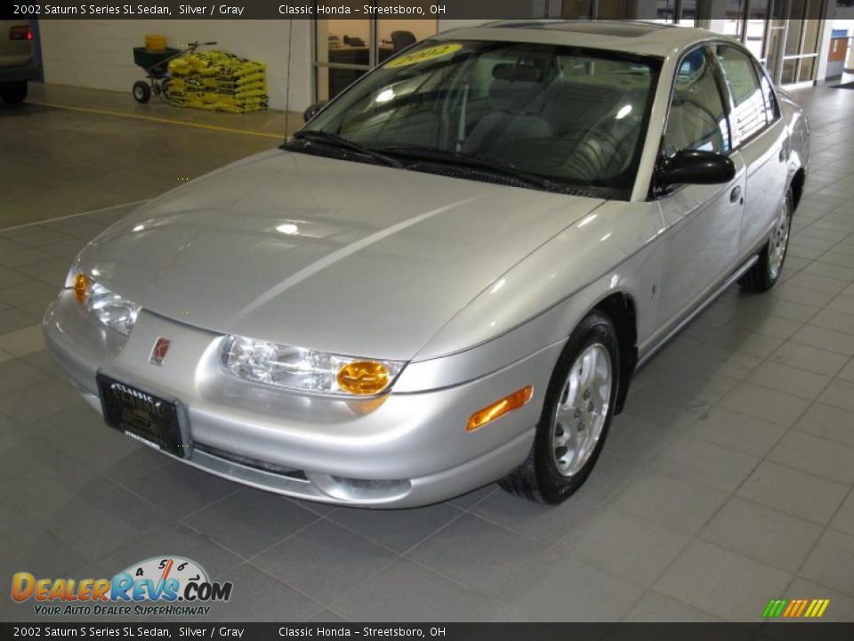 2002 Saturn S Series SL Sedan Silver / Gray Photo #2