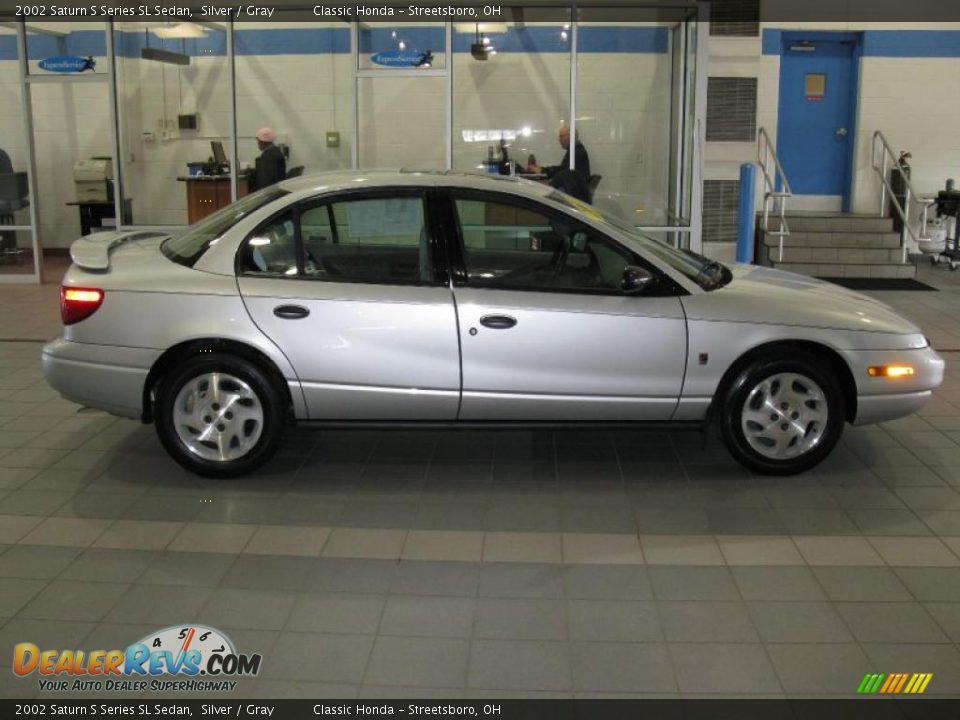 2002 Saturn S Series SL Sedan Silver / Gray Photo #3