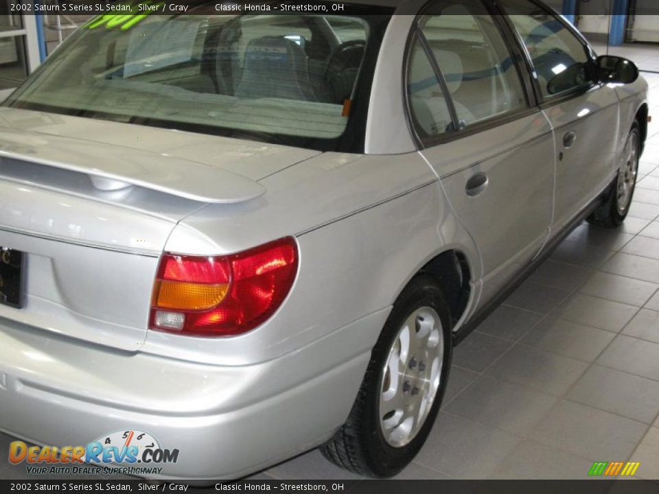 2002 Saturn S Series SL Sedan Silver / Gray Photo #8