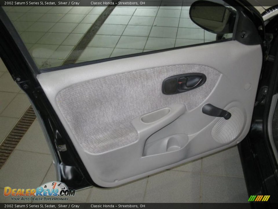 2002 Saturn S Series SL Sedan Silver / Gray Photo #11