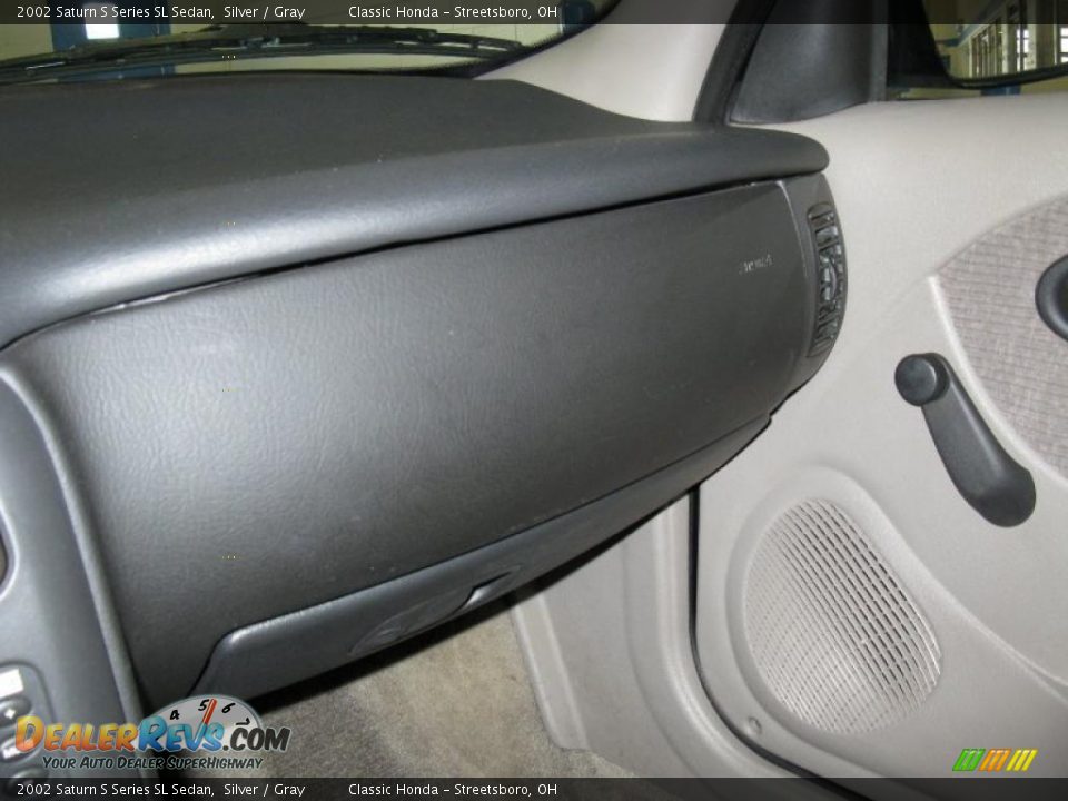 2002 Saturn S Series SL Sedan Silver / Gray Photo #18