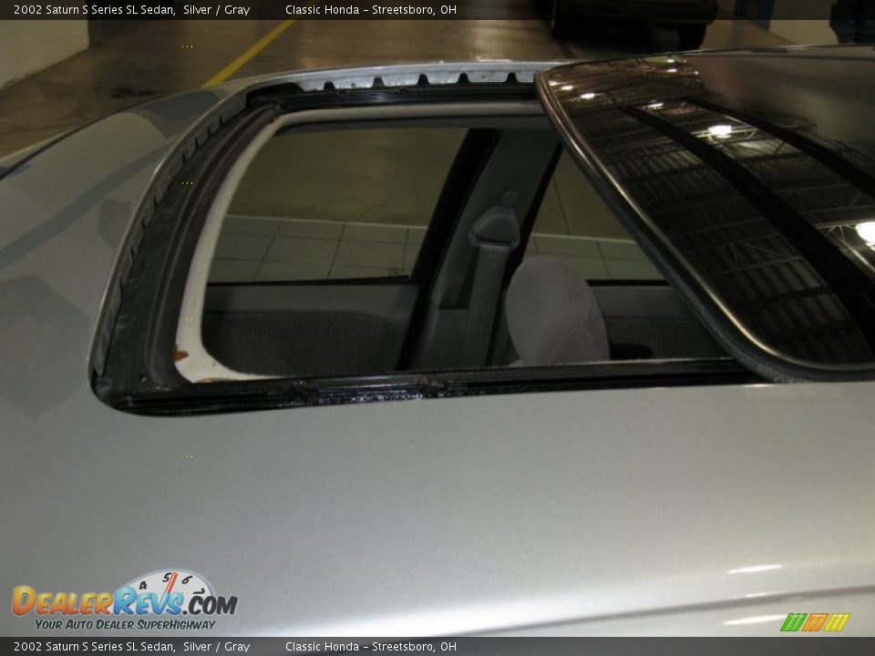 2002 Saturn S Series SL Sedan Silver / Gray Photo #19