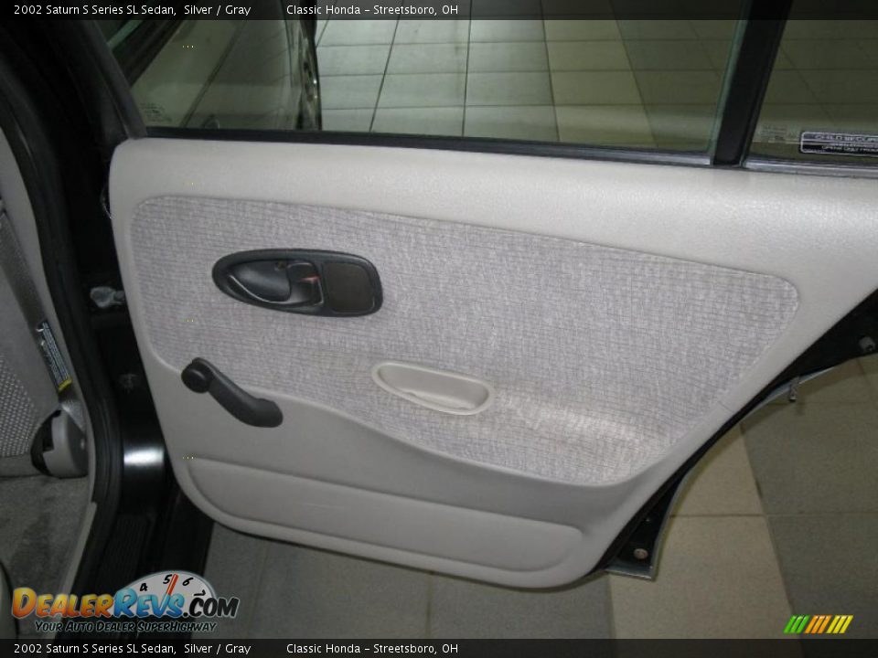 2002 Saturn S Series SL Sedan Silver / Gray Photo #23