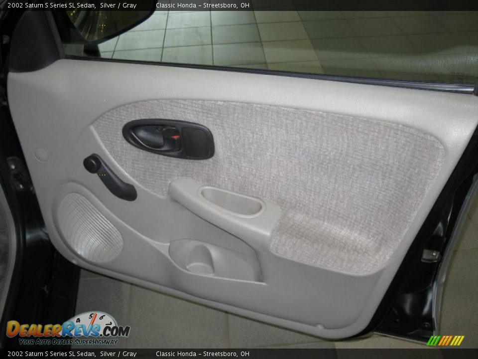 2002 Saturn S Series SL Sedan Silver / Gray Photo #24