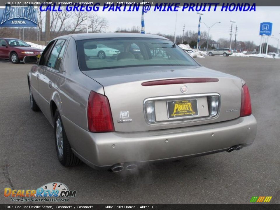 2004 Cadillac DeVille Sedan Cashmere / Cashmere Photo #2