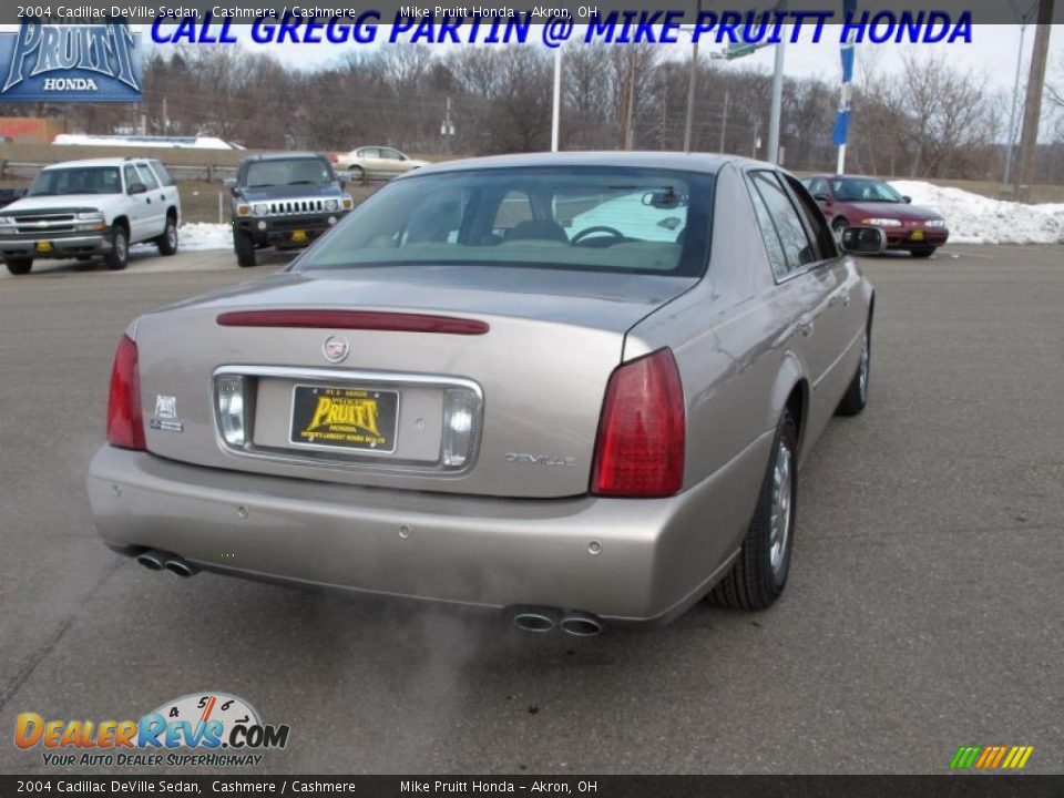 2004 Cadillac DeVille Sedan Cashmere / Cashmere Photo #7
