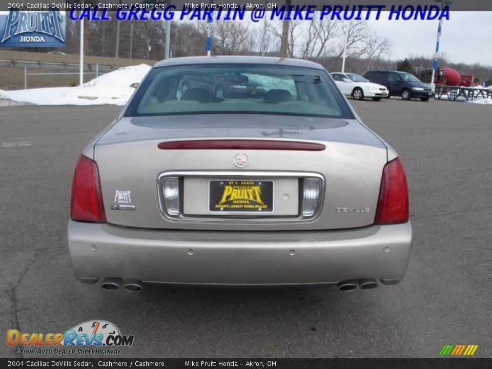 2004 Cadillac DeVille Sedan Cashmere / Cashmere Photo #8
