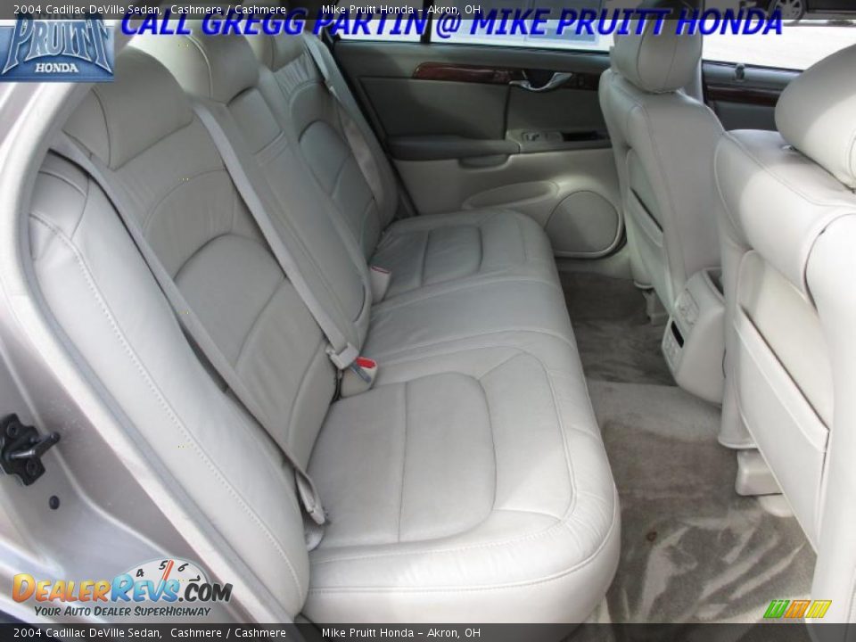 2004 Cadillac DeVille Sedan Cashmere / Cashmere Photo #13