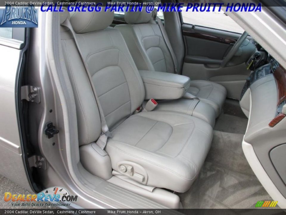 2004 Cadillac DeVille Sedan Cashmere / Cashmere Photo #14