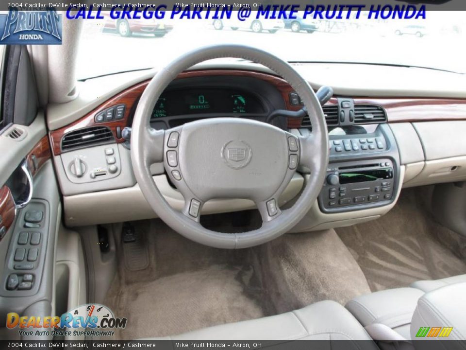 2004 Cadillac DeVille Sedan Cashmere / Cashmere Photo #15