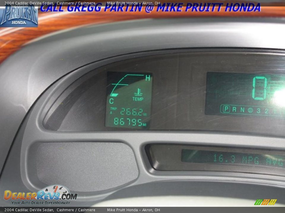 2004 Cadillac DeVille Sedan Cashmere / Cashmere Photo #16