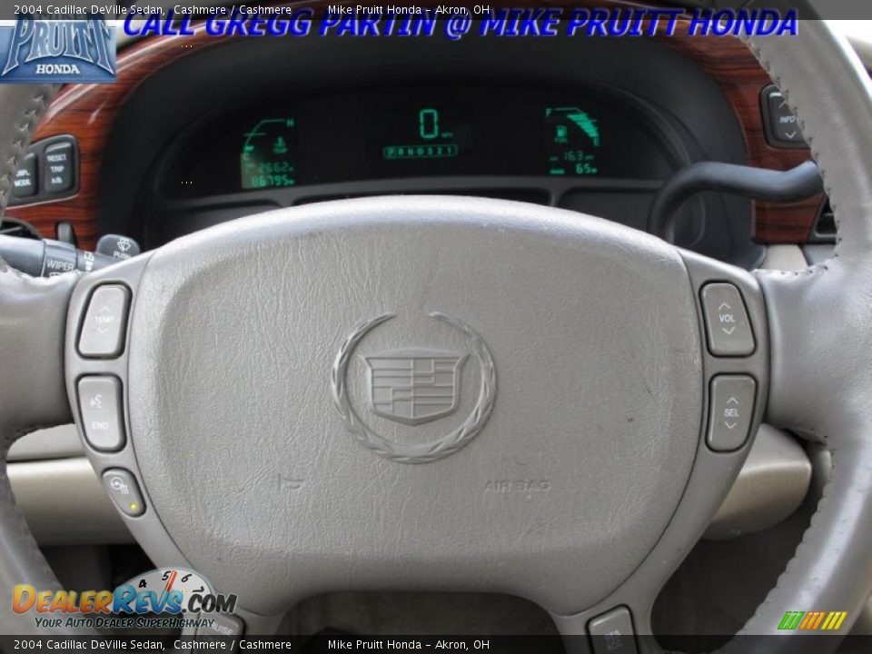 2004 Cadillac DeVille Sedan Cashmere / Cashmere Photo #17