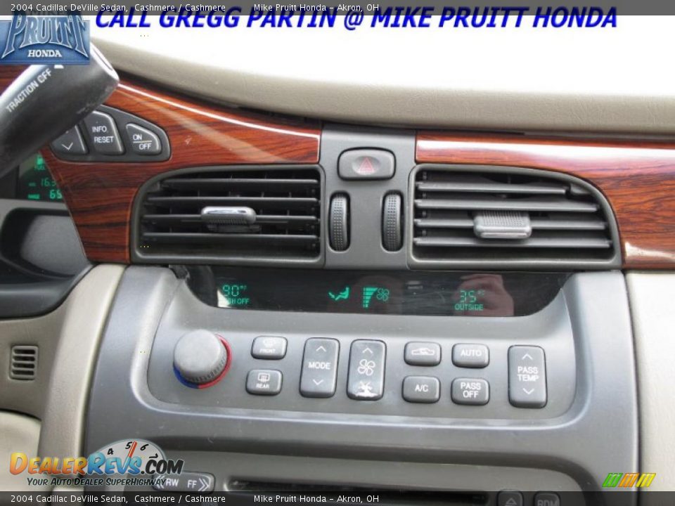 2004 Cadillac DeVille Sedan Cashmere / Cashmere Photo #20