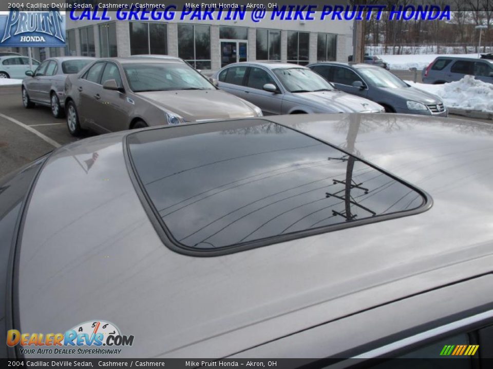 2004 Cadillac DeVille Sedan Cashmere / Cashmere Photo #24