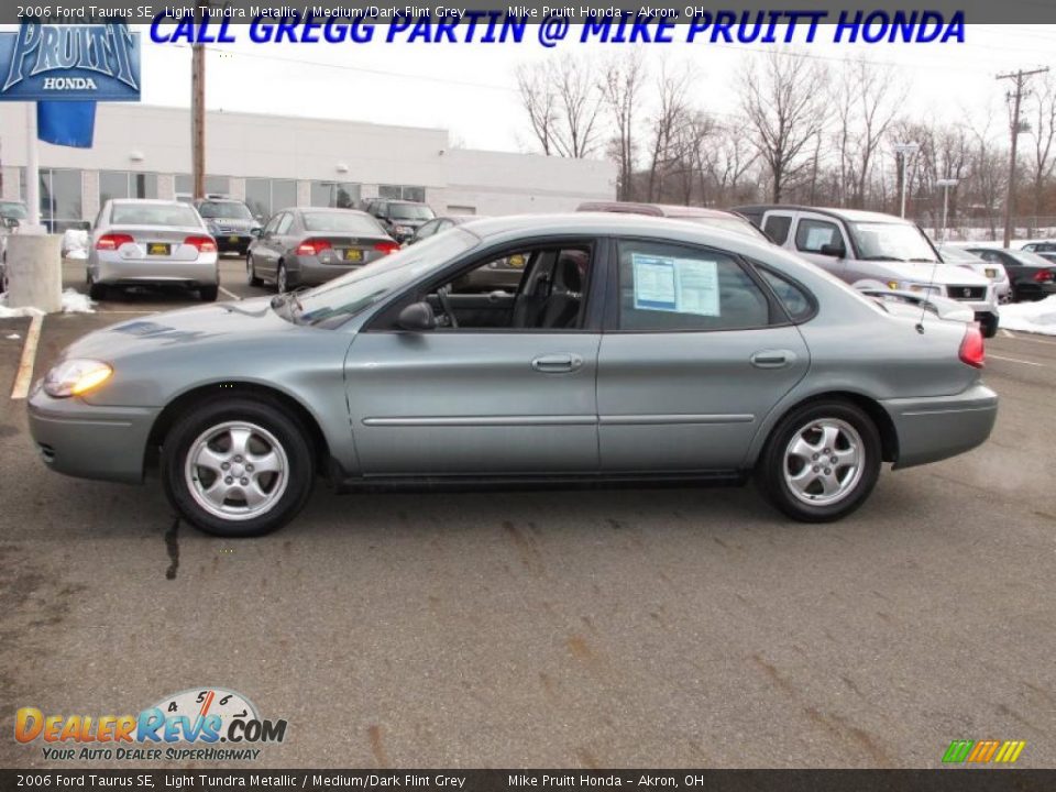 2006 Ford Taurus SE Light Tundra Metallic / Medium/Dark Flint Grey Photo #1