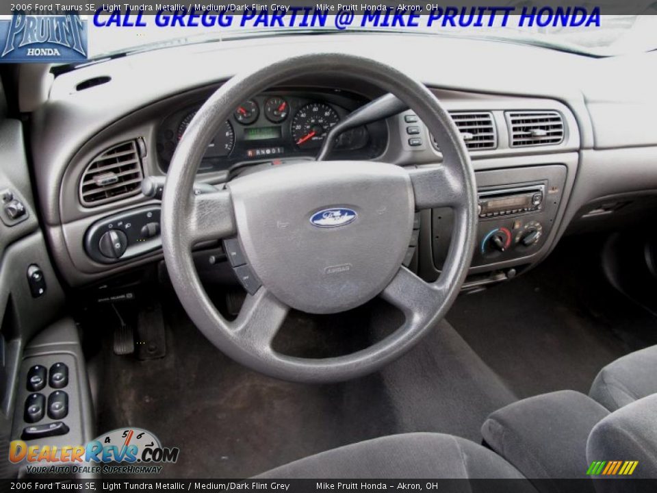 2006 Ford Taurus SE Light Tundra Metallic / Medium/Dark Flint Grey Photo #14