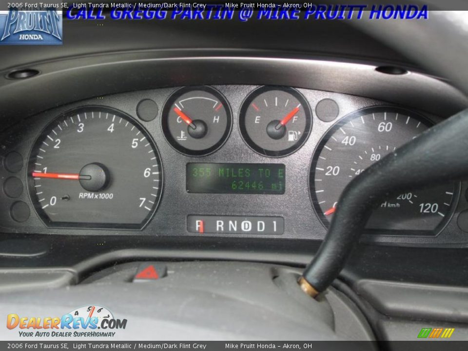 2006 Ford Taurus SE Light Tundra Metallic / Medium/Dark Flint Grey Photo #15