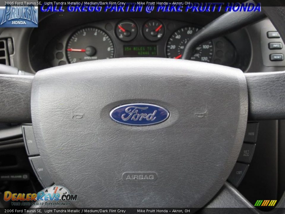 2006 Ford Taurus SE Light Tundra Metallic / Medium/Dark Flint Grey Photo #16