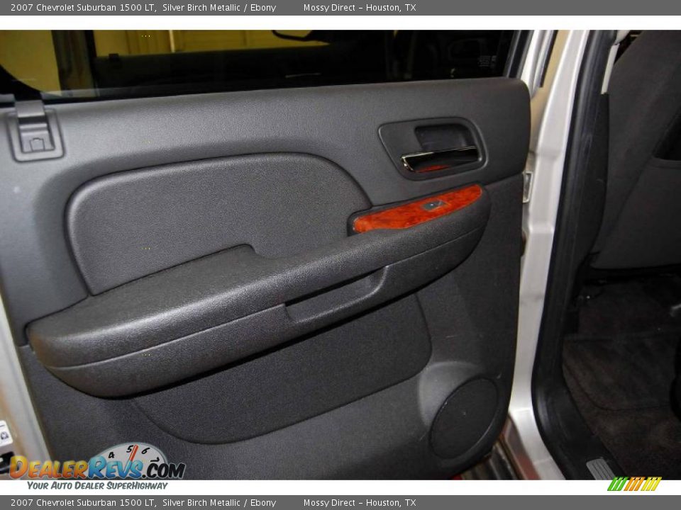 2007 Chevrolet Suburban 1500 LT Silver Birch Metallic / Ebony Photo #18