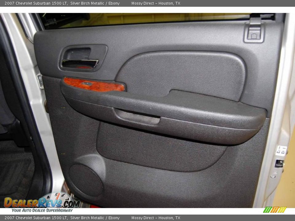 2007 Chevrolet Suburban 1500 LT Silver Birch Metallic / Ebony Photo #22