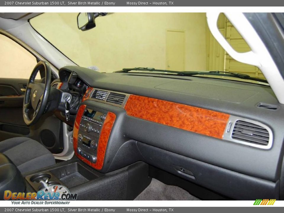 2007 Chevrolet Suburban 1500 LT Silver Birch Metallic / Ebony Photo #26