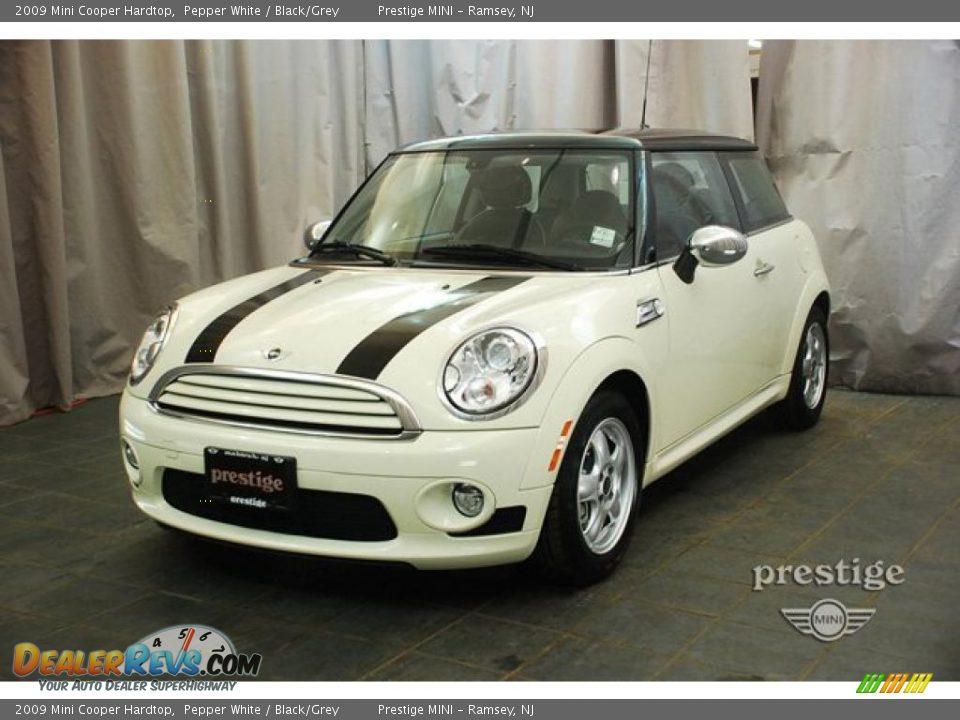 2009 Mini Cooper Hardtop Pepper White / Black/Grey Photo #1