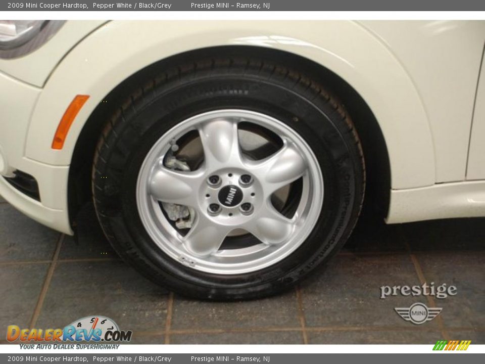 2009 Mini Cooper Hardtop Pepper White / Black/Grey Photo #8
