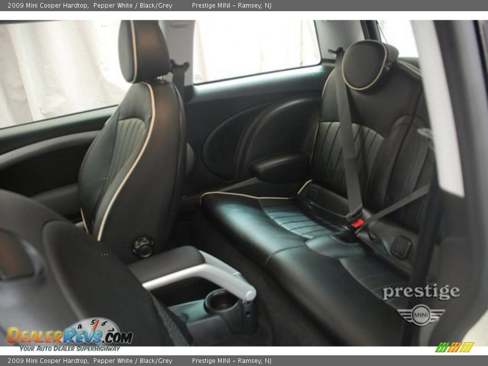 2009 Mini Cooper Hardtop Pepper White / Black/Grey Photo #10