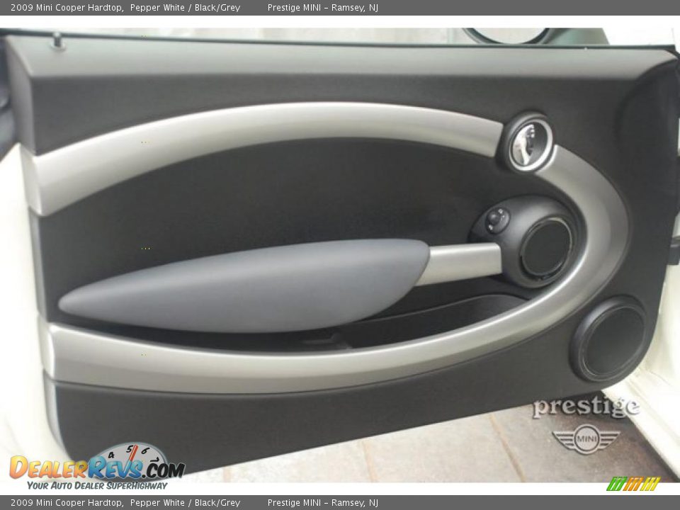 2009 Mini Cooper Hardtop Pepper White / Black/Grey Photo #12