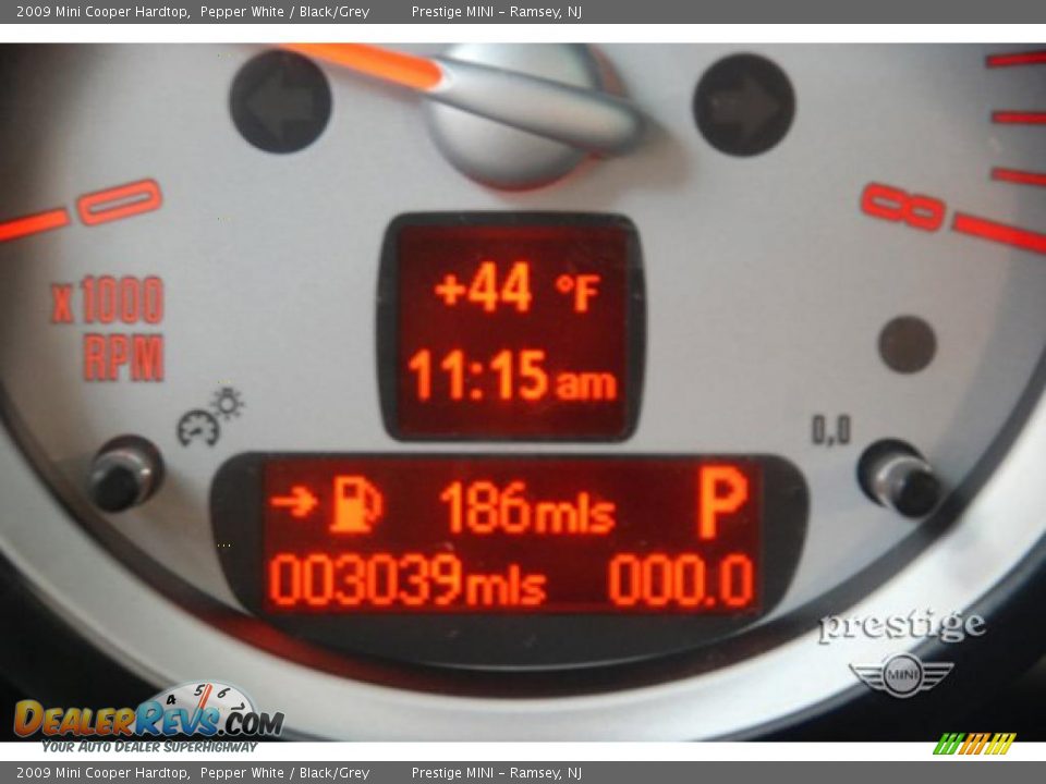 2009 Mini Cooper Hardtop Pepper White / Black/Grey Photo #13