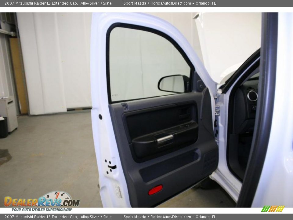 2007 Mitsubishi Raider LS Extended Cab Alloy Silver / Slate Photo #24