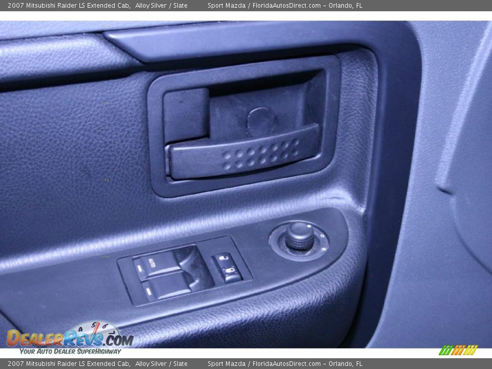 2007 Mitsubishi Raider LS Extended Cab Alloy Silver / Slate Photo #25
