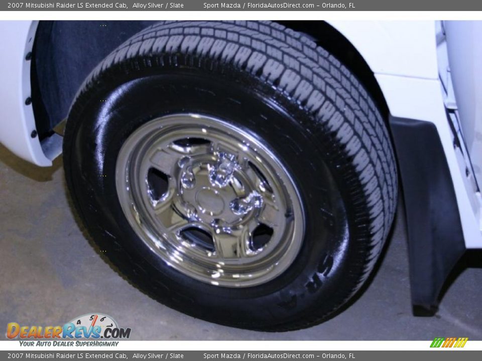 2007 Mitsubishi Raider LS Extended Cab Alloy Silver / Slate Photo #26