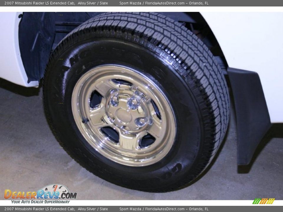 2007 Mitsubishi Raider LS Extended Cab Alloy Silver / Slate Photo #27