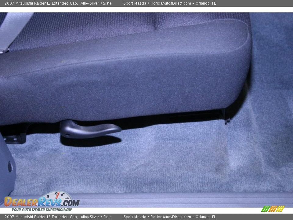 2007 Mitsubishi Raider LS Extended Cab Alloy Silver / Slate Photo #31