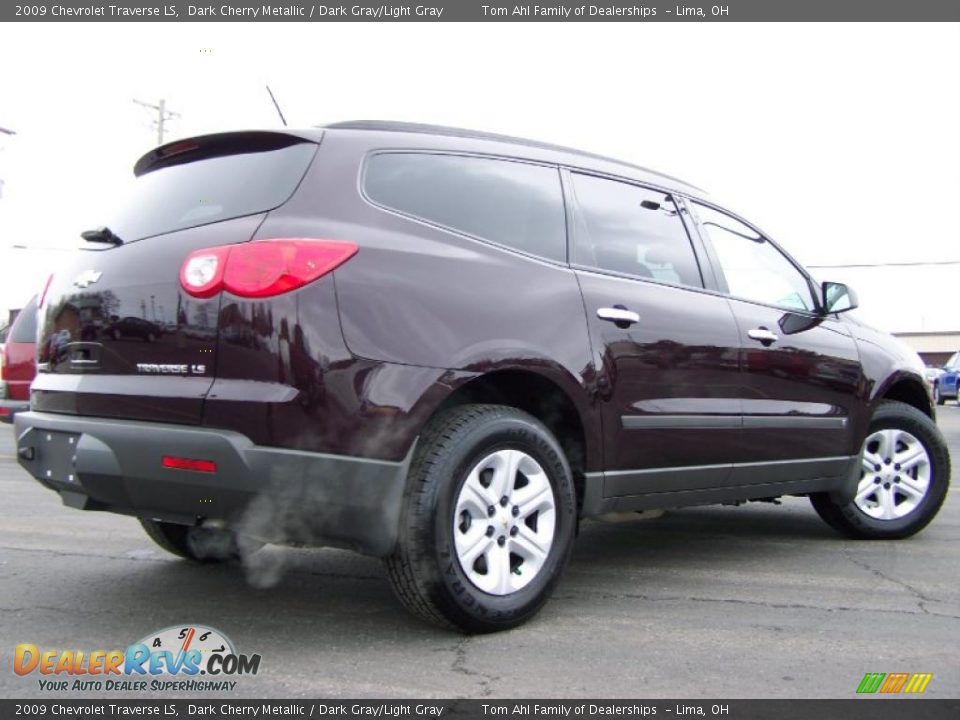 2009 Chevrolet Traverse LS Dark Cherry Metallic / Dark Gray/Light Gray Photo #7